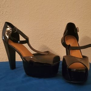 Black patent chunky heels